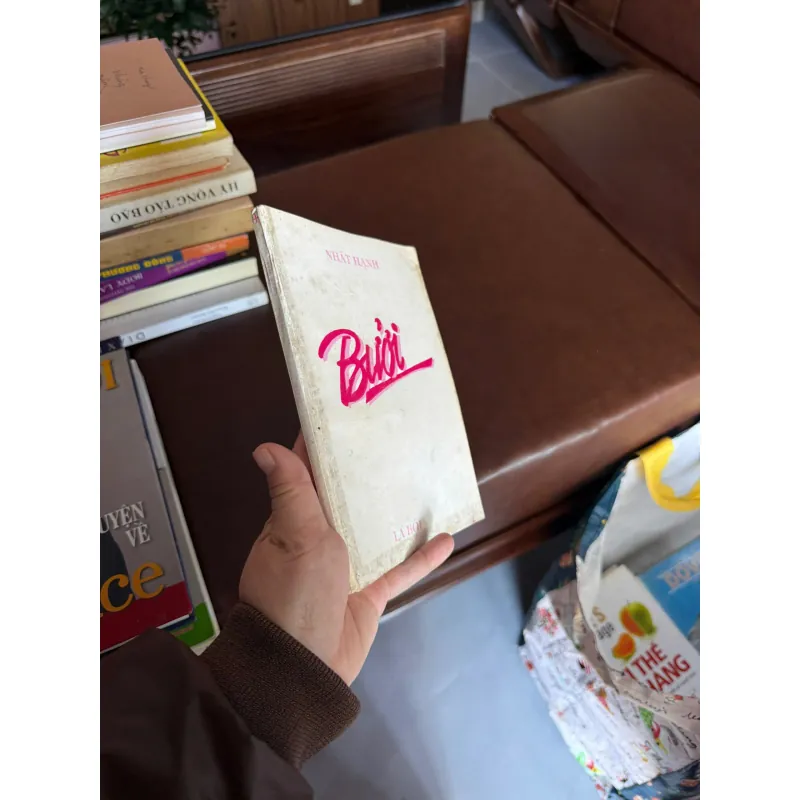 Bụi – Nhất Hạnh (NXB Lá Bối)- K5 1044816