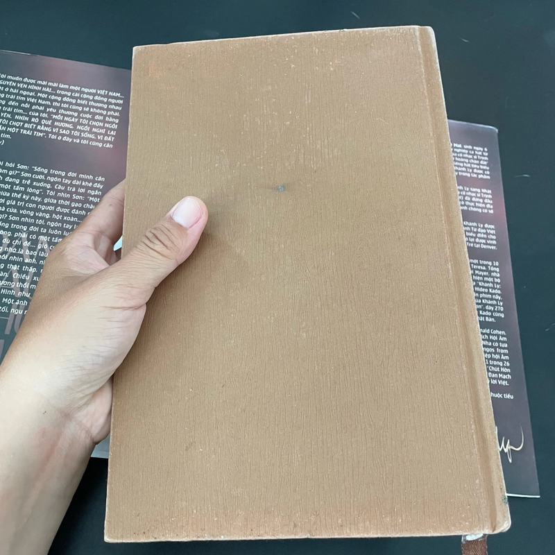 II Tựa sách: Đằng Sau Những Nụ Cười - Khánh Ly - 2015 444873