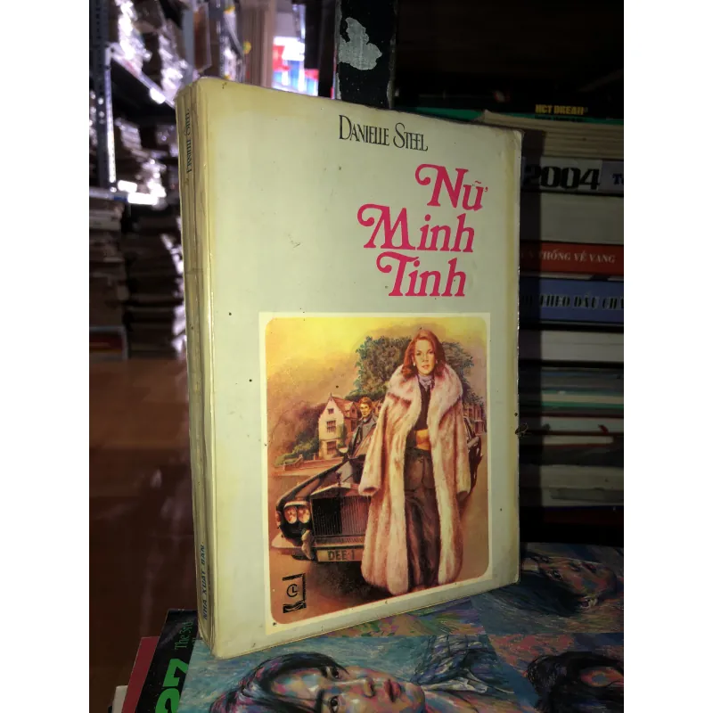 Nữ minh tinh - Danielle Steel  974023