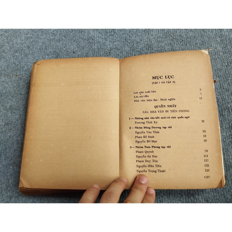 NHÀ VĂN HIỆN ĐẠI (TẬP HAI) - VŨ NGỌC PHAN 517549
