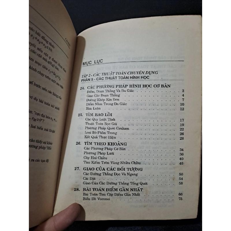 Cẩm nang thuật toán mới 70% ố có highlight nhẹ 1995 Robert Sedgewick HCM2103 GIÁO TRÌNH, CHUYÊN MÔN 918650