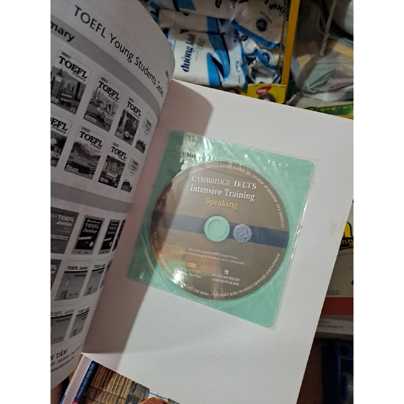 Cambrige Ielts Intensive Training Speaking + CD mới 90% ố nhẹ 2015 HCM0808 HỌC NGOẠI NGỮ 919438