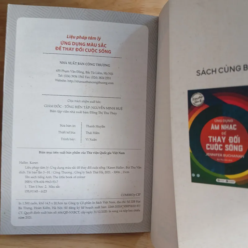 Ứng Dụng Màu Sắc Để Thay Đổi Cuộc Sống - Karen Haller 723319