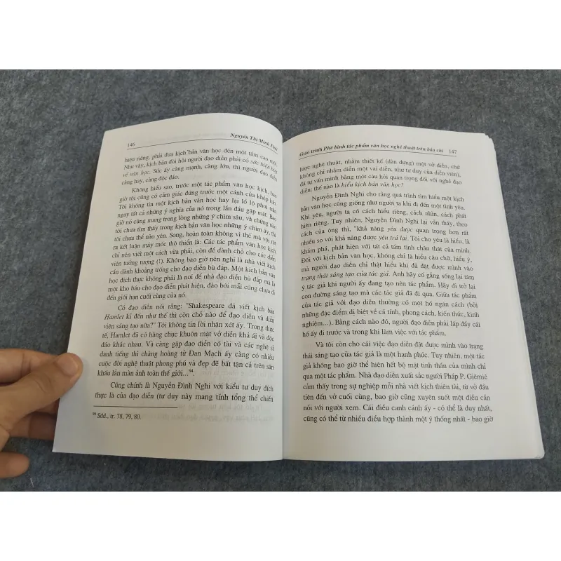 PHÊ BÌNH TÁC PHẨM VĂN HỌC NGHỆ THUẬT TRÊN BÁO CHÍ - NGUYỄN THỊ MINH THÁI 570613