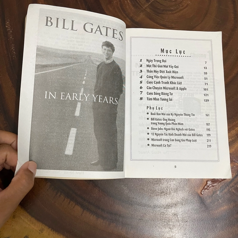 II 2 Cuốn Sách Về Bill Gates - 2000, 2006 443703