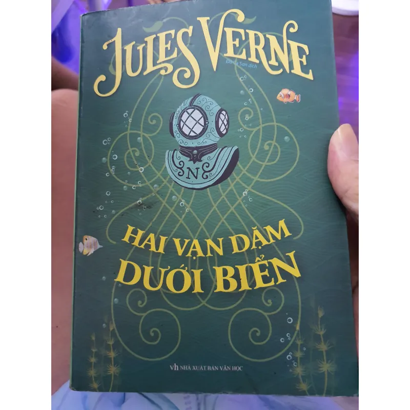 Hai vạn dặm dưới biển  926007