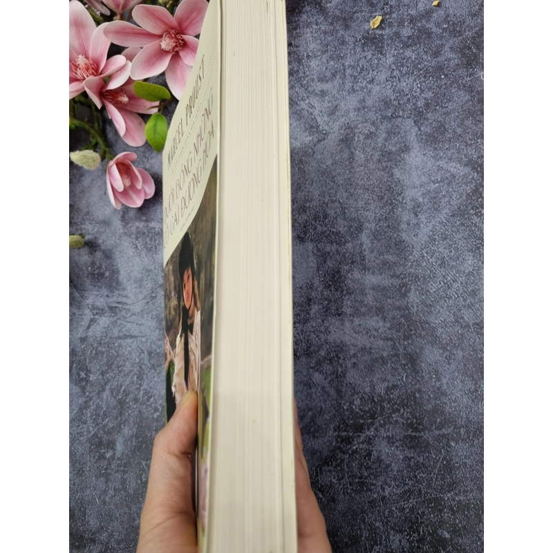 Dưới Bóng Những Cô Gái Đương Hoa 144191