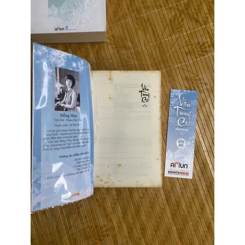 Vân Trung Ca 720671