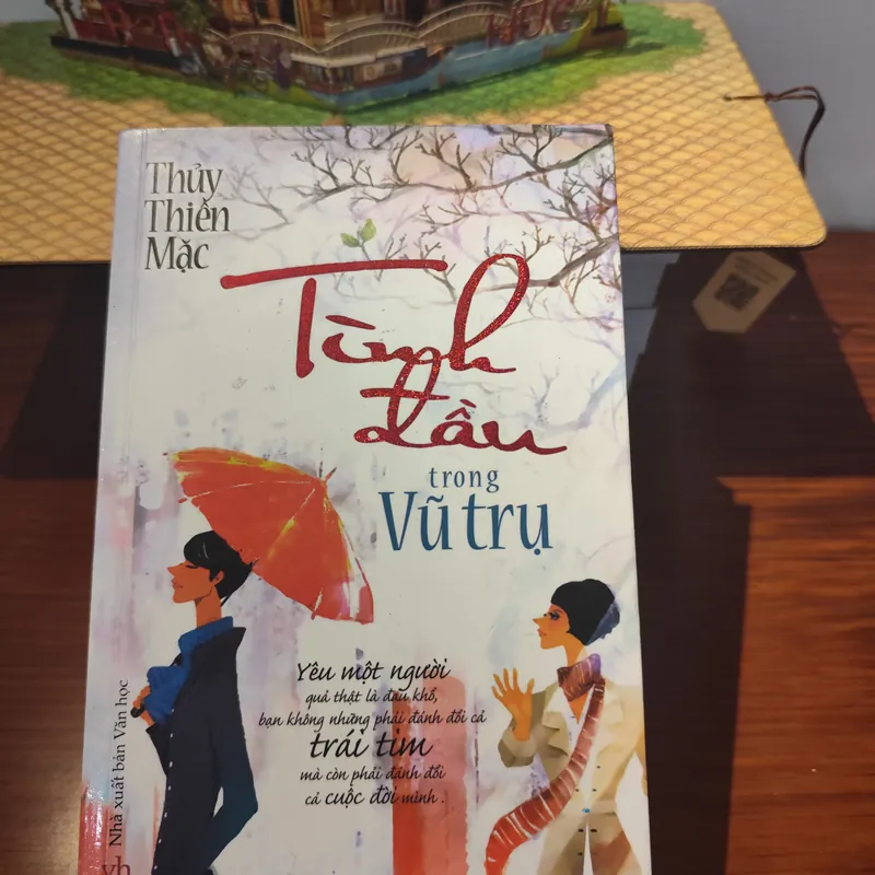 Tình đầu trong vũ trụ 562198