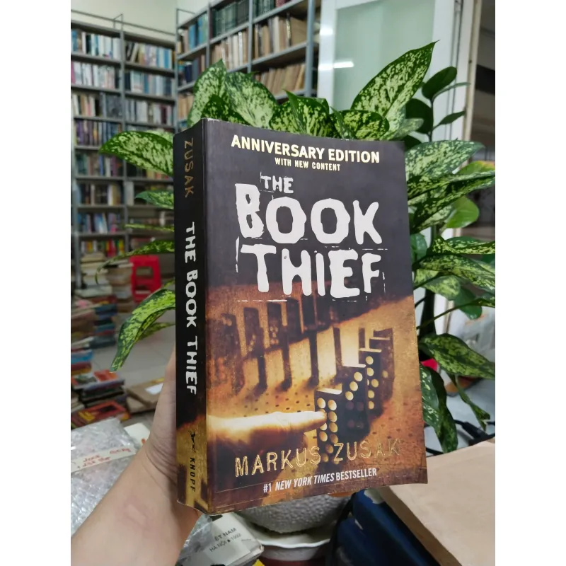 THE BOOK THIEF (KẺ TRỘM SÁCH) - MARKUS ZUSAK 961790