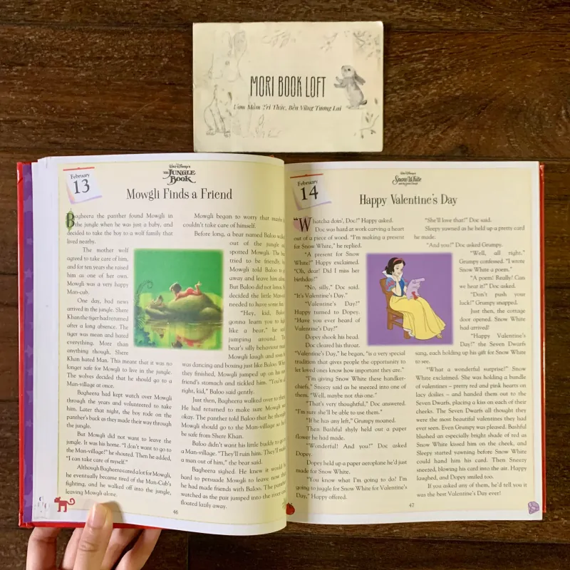 Sách ngoại văn Disney 365 Bedtime Stories - Printed in Poland, Used, Bìa cứng 578056