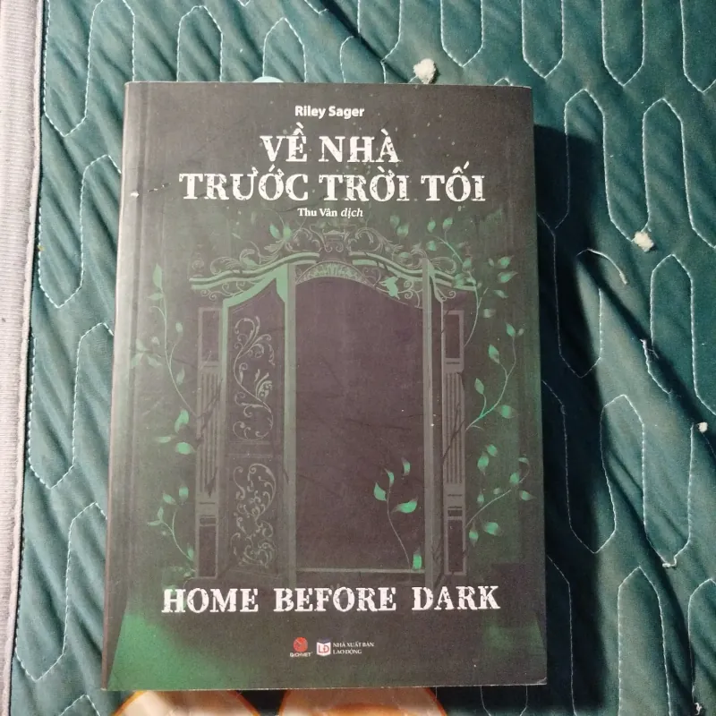 Về nhà trước trời tối - Riley Sager 997029