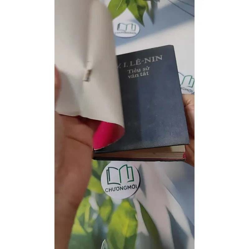 [MIỄN PHÍ BỌC SÁCH] V.I. Lê-nin - Tiểu Sử Vắn Tắt 749555