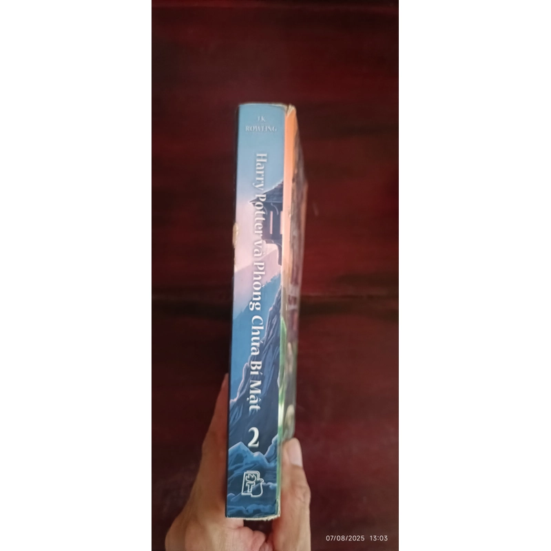 Harry Potter và Phòng Chứa Bí Mật tập 2 bìa lâu đài 499495
