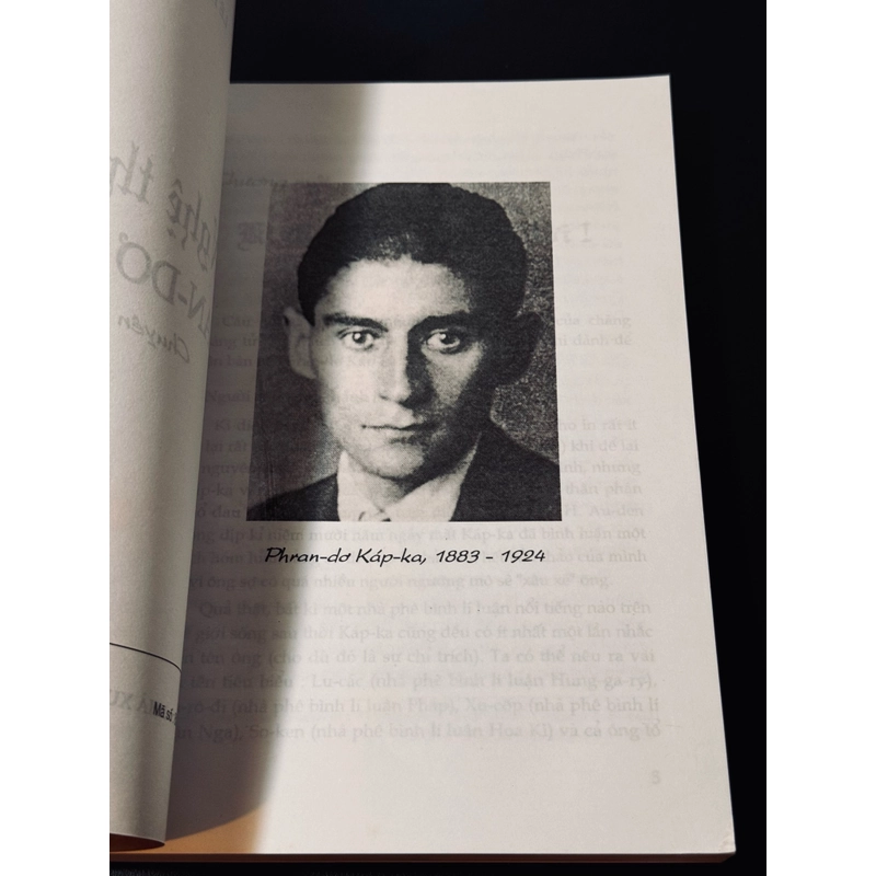Combo 2 cuốn sách viết về Franz Kafka 503686