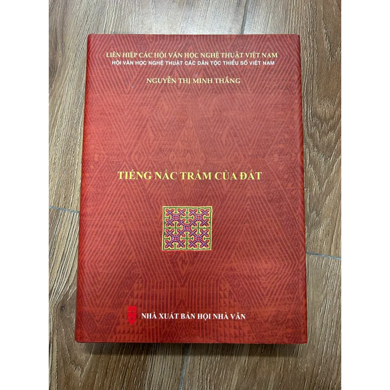 Tiếng nấc trầm của đất – Nguyễn Thị Minh Thắng 759813