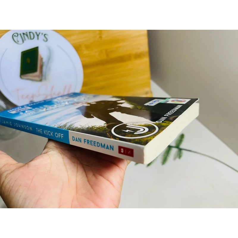 [Sách 2hand từ US] Like new 90% - Jamie Johnson: The Kick Off của Dan Freedman 476847