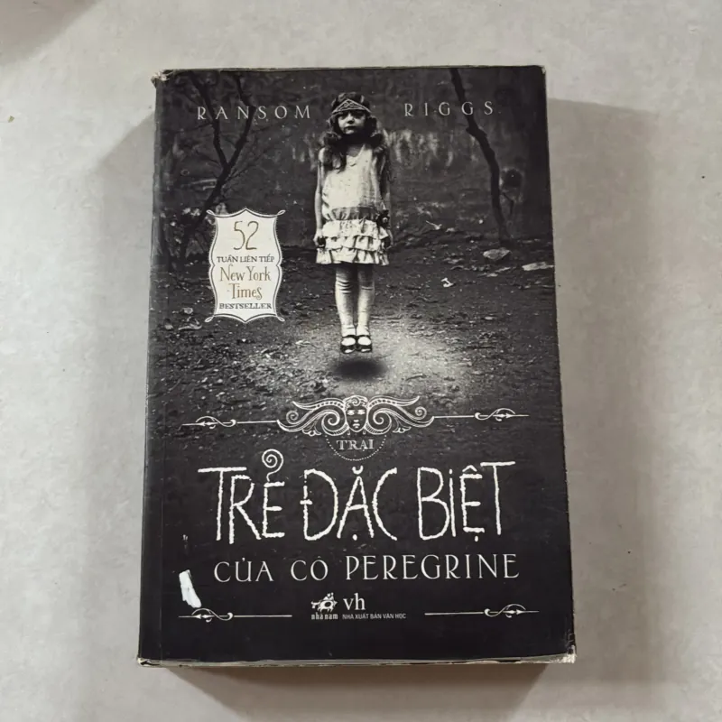 Thành phố hồn rỗng/ trẻ đặc biệt của cô Peregrine - Ransom Riggs 747890