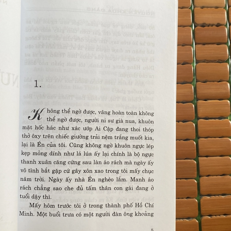 NƯỚC MẮT MỘT THỜI, TIỂU THUYẾT VỀ CCRĐ (XB 2009) 518820