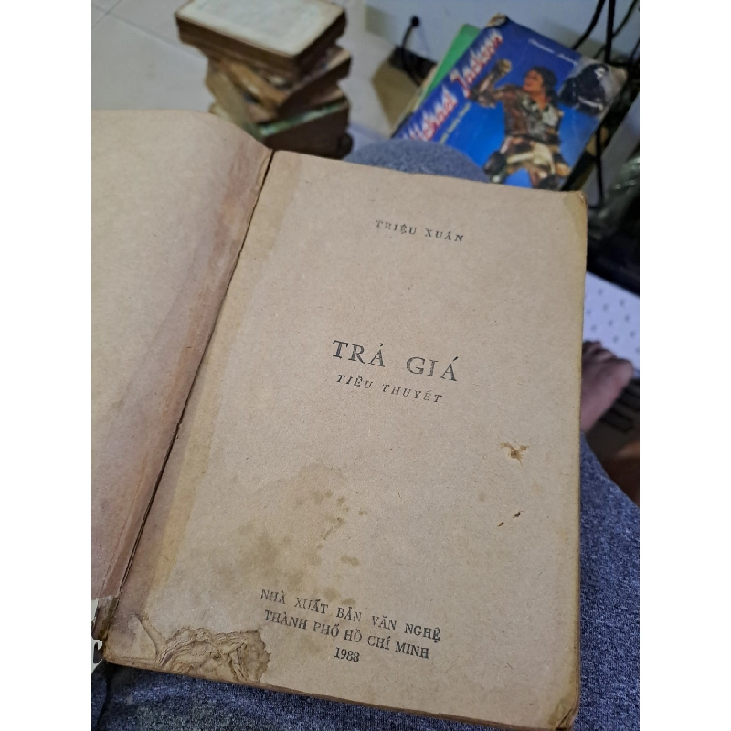 Trả giá Triệu Xuân mới 70% ố rách gáy bìa 1988 Văn học Việt Nam HCM1709 923378