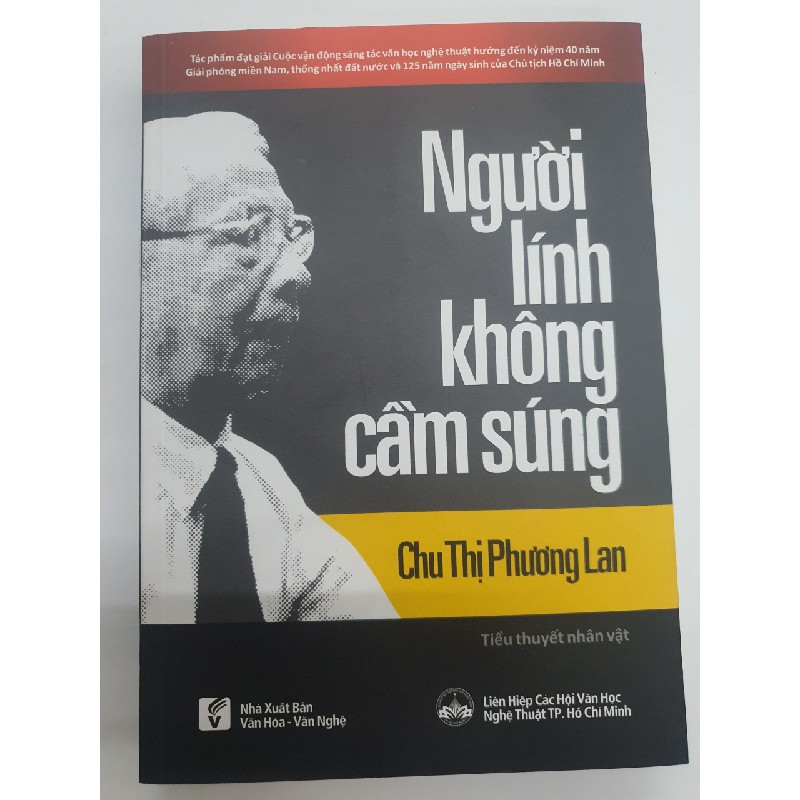NGƯỜI LÍNH KHÔNG CẦM SÚNG 6096