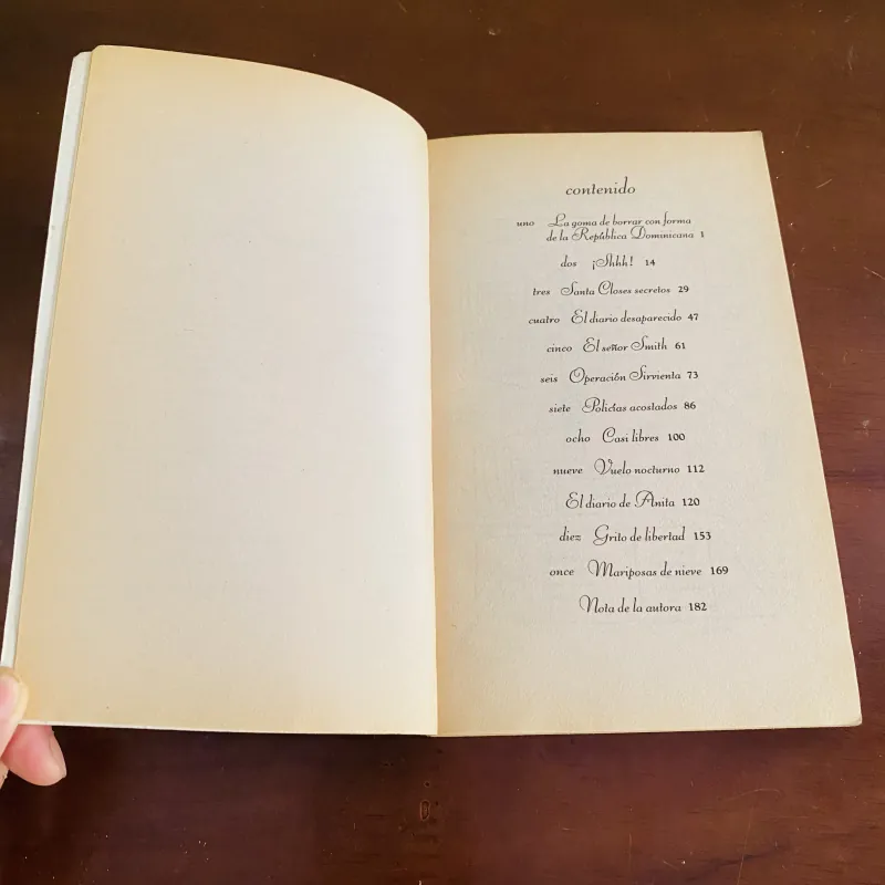 Antes de ser libres - Julia Alvarez  990050