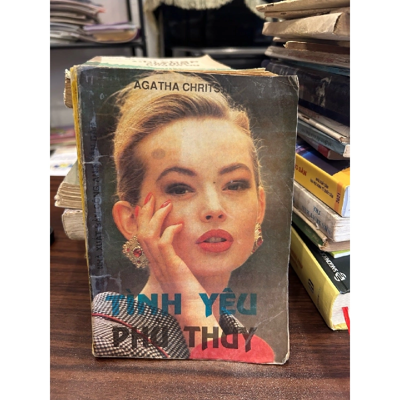 Tình yêu phù thủy- Agatha Chritstie 930765