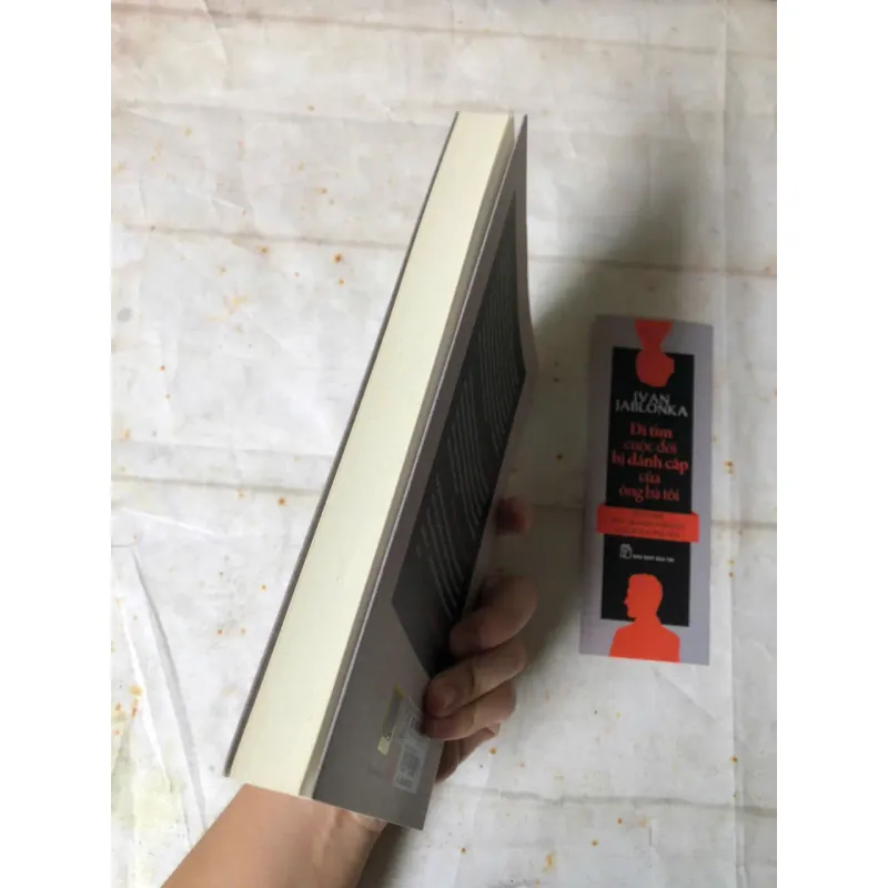 Đi Tìm Cuộc Đời Bị Đánh Cắp Của Ông Bà Tôi - Ivan Jablonka 975465