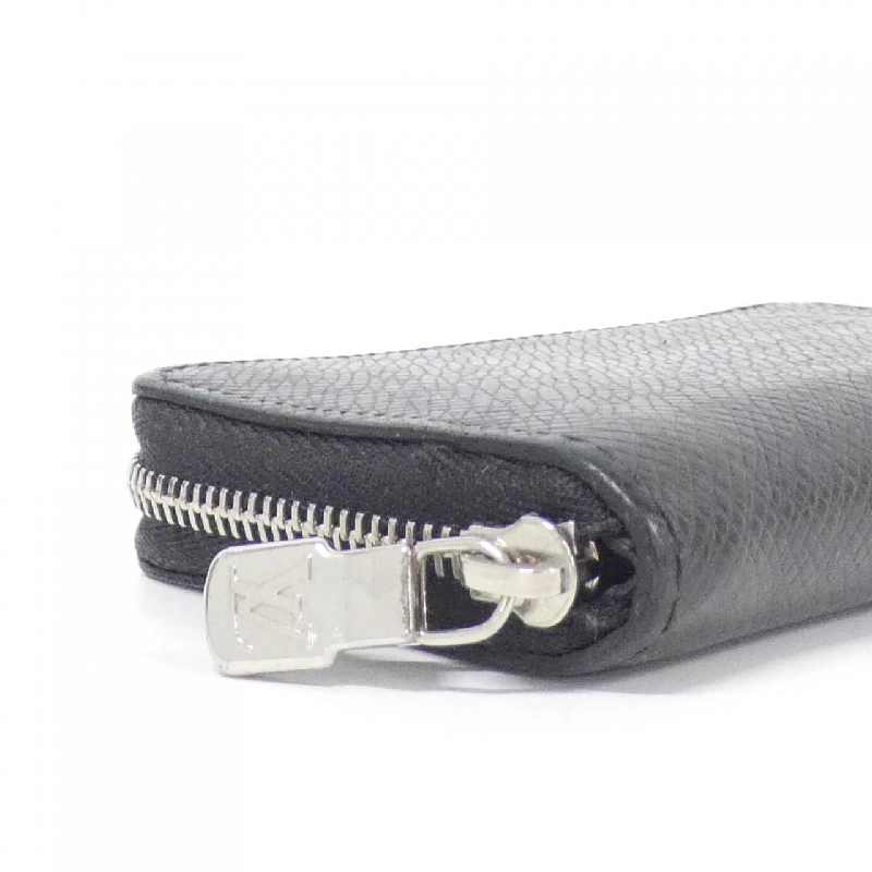 Ví tiền xu Louis Vuitton Taiga Zippy M30511 - Hàng hiệu chính hãng 770090
