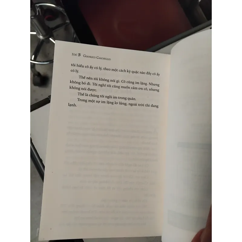Quá khứ là miền đất lạ tiểu thuyết của Gianrico Carofiglio 702713