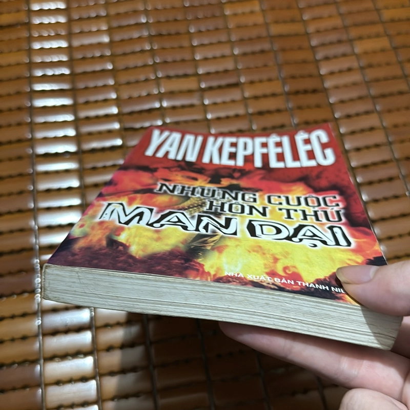 Những cuộc hôn thú man dại - Yan Kepfelec 537228