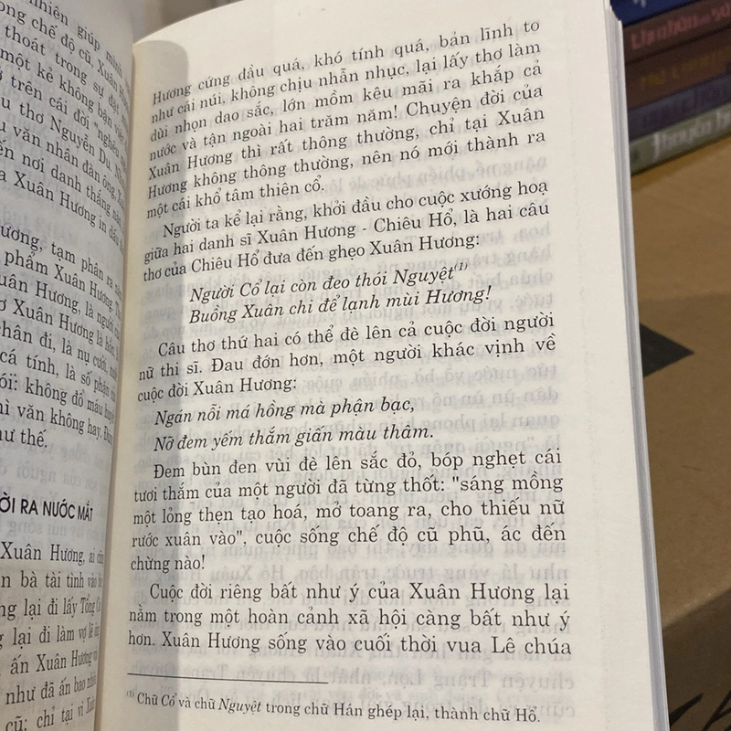 HỒ XUÂN HƯƠNG, THƠ VÀ ĐỜI (XB 2003) 521642
