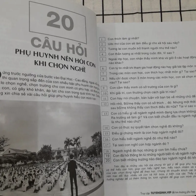 CẨM NANG HƯỚNG NGHIỆP- TUYỂN SINH 2024. Trung tâm Hướng nghiệp TP.HCM 792411