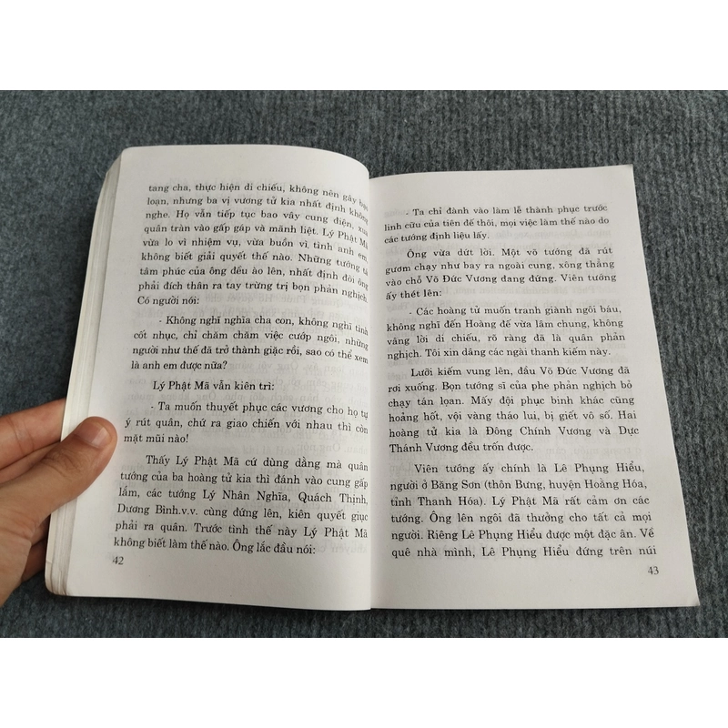 TÁM VỊ VUA TRIỀU LÝ 551718