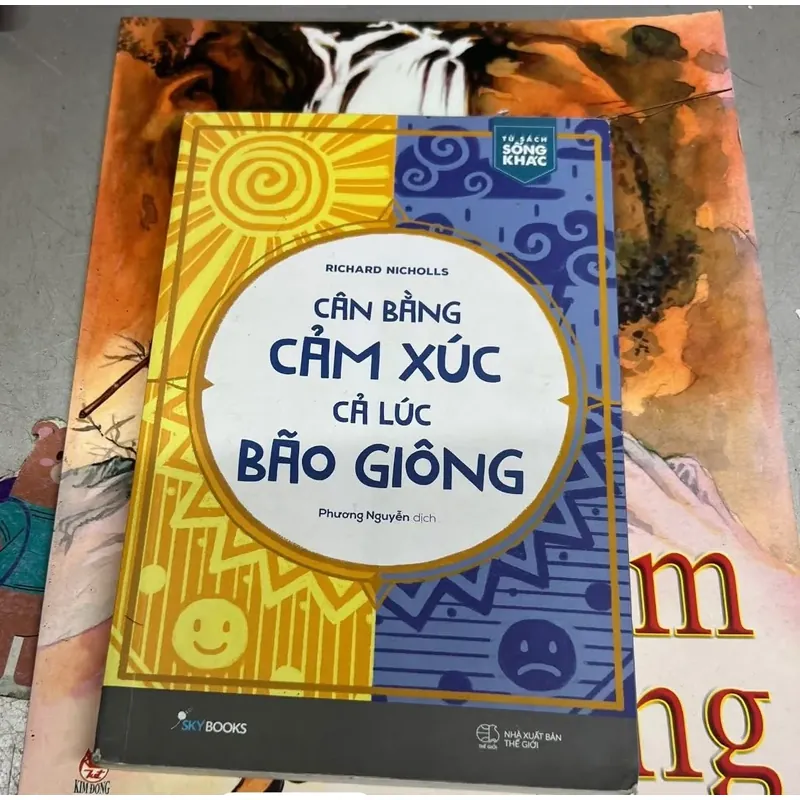 Cân bằng cảm xúc cả lúc giông bão 688364