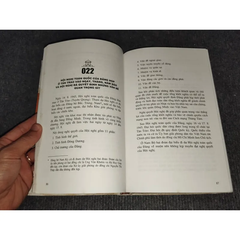 100 CÂU HỎI ĐÁP VỂ LỊCH SỬ ĐẢNG BỘ THÀNH PHỐ HỒ CHÍ MINH 991149