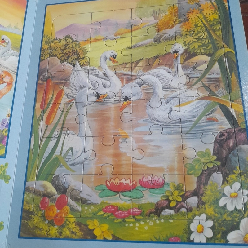 URLY LITTLE DUCKLING - Chú Vịt con xấu xí (bộ sách em tập xếp hình) 505564