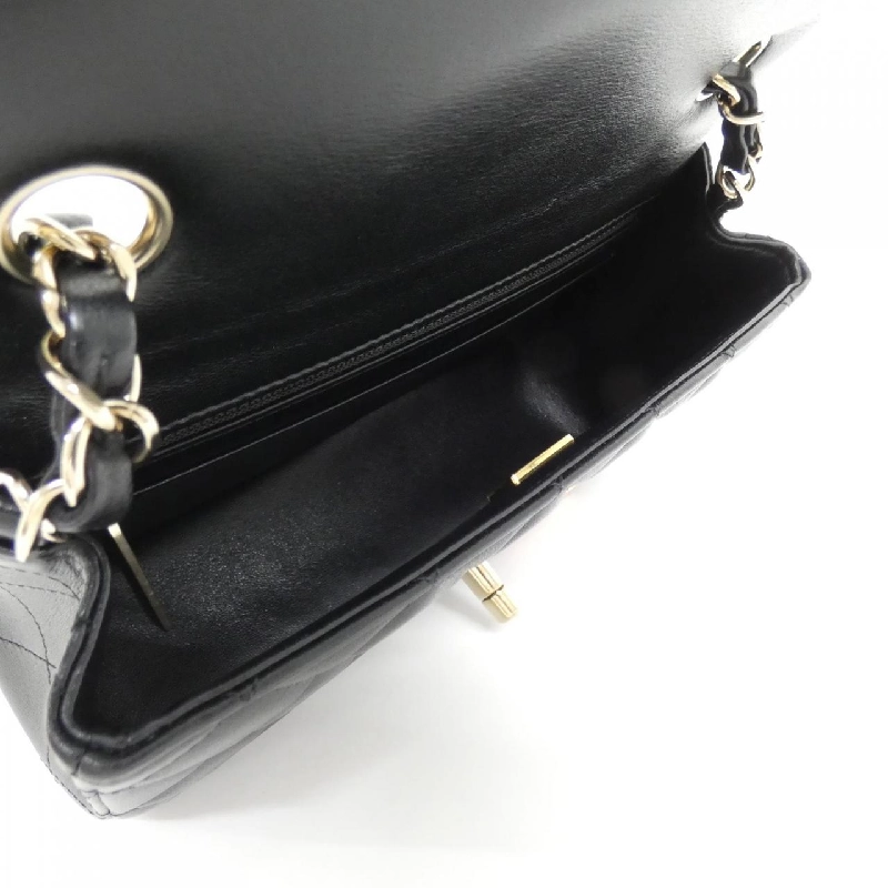 Túi xách chéo Chanel 69900 612581