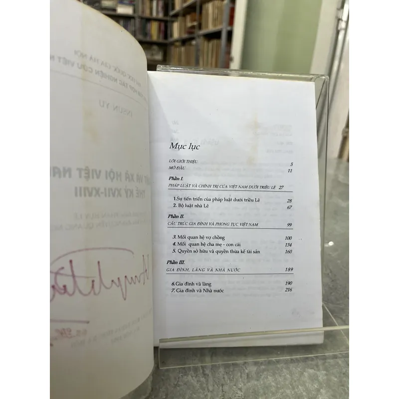 LUẬT VÀ XÃ HỘI VIỆT NAM THẾ KỶ XVII - XVIII 720362
