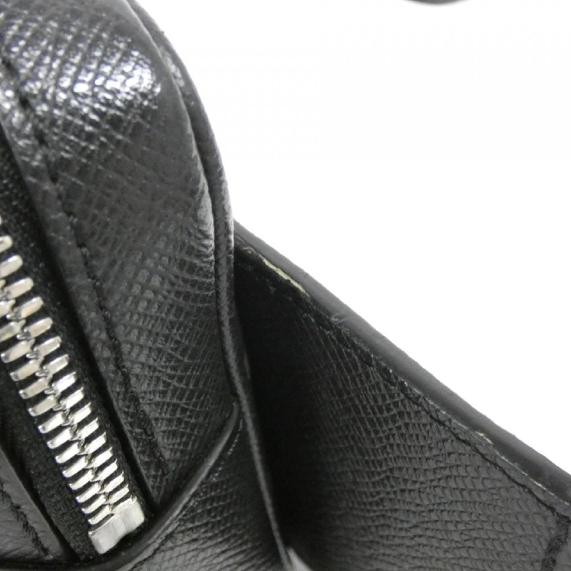 Túi đeo chéo Louis Vuitton Taiga Lama Bum Bag Outdoor M30245 613350