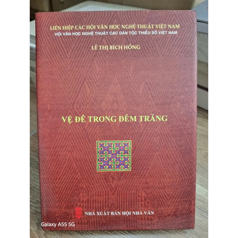 Về Để Trong Đêm Trắng - Lê Thị Bích Hồng - Tập truyện ký 692738