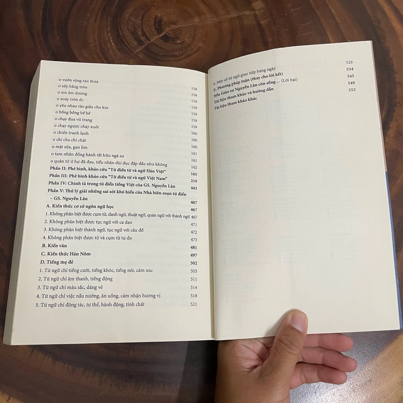 II Từ Điển Tiếng Việt Của GS. Nguyễn Lân _ Phê Bình Và Khảo Cứu - Hoàng Tuấn Công - 2017 454574