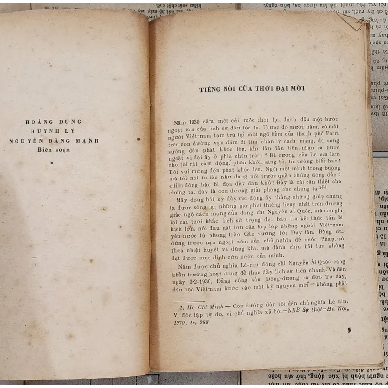 Họp tuyển thơ văn yêu nước: thơ văn cách mạng (1930-1945) 707787