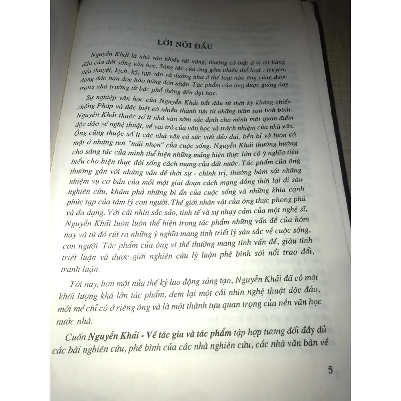 Nguyễn Khải về tác gia và tác phẩm  937320