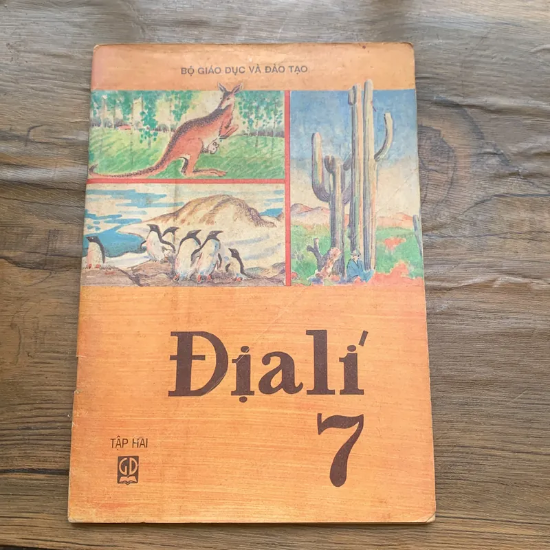 Địa lí 7, tập 2, in năm 1999 714019