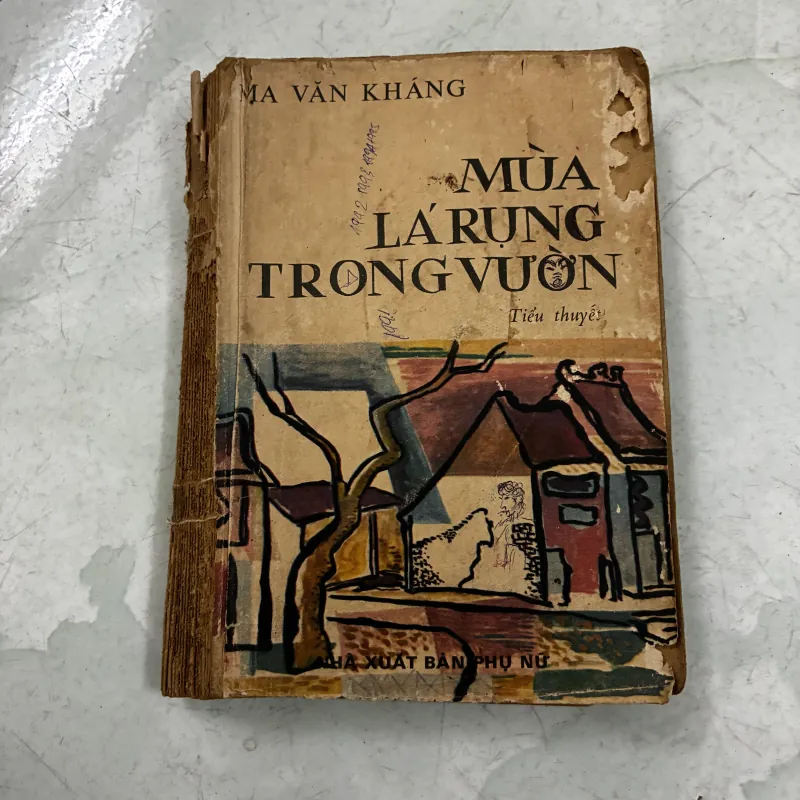 Mùa lá rụng trong vườn - Ma Văn Kháng 1031549