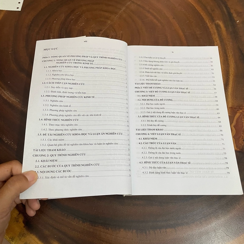 [Có Chữ Ký Tác Giả] - Tựa sách: Phương Pháp Nghiên Cứu Kinh Tế & Viết Luận Văn Thạc Sĩ 463655