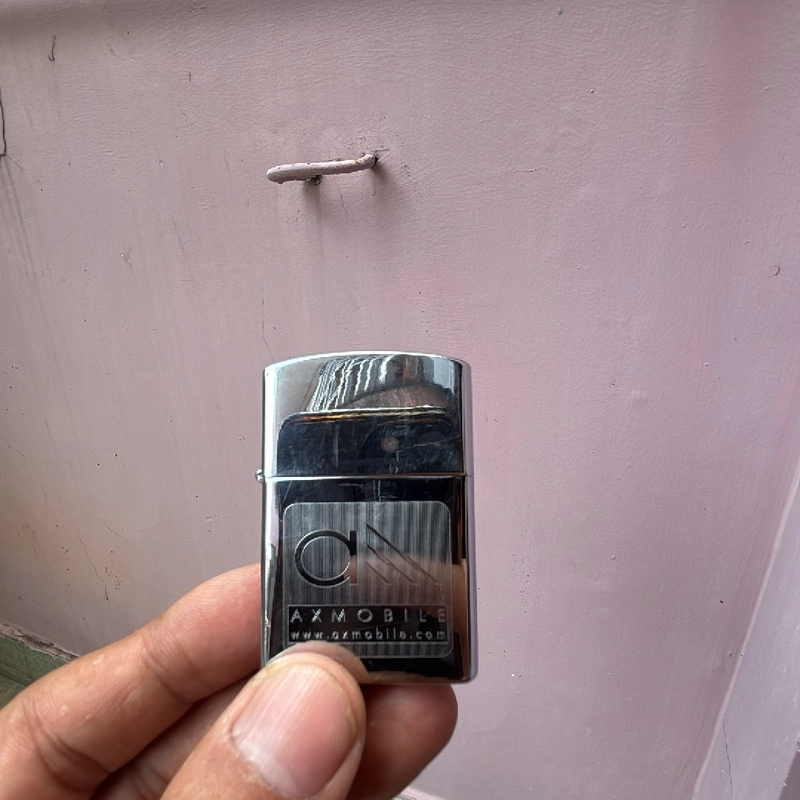 Hộp quẹt zippo 2004 made in Usa 450846