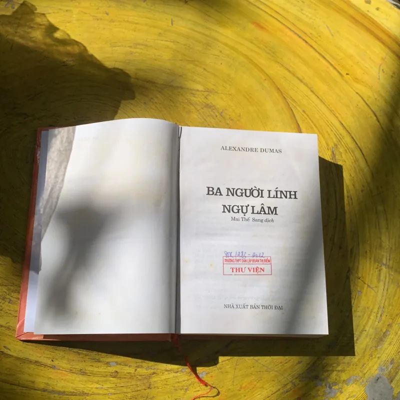 BA NGƯỜI LÍNH NGỰ LÂM- ALEXANDRE DUMAS 783391