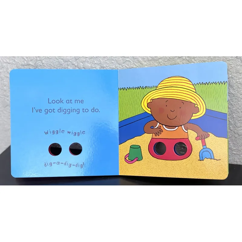 Board book tương tác - Look at me 970966